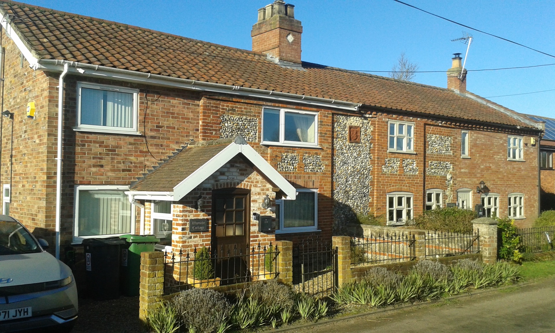 Wayside and Jasmine Cottages, Low Road Tasburgh History Group